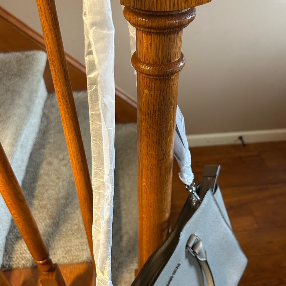 Michael Kors Selma Medium Saffiano Satchel Crossbody NWOT!! - Picture 5 of 14